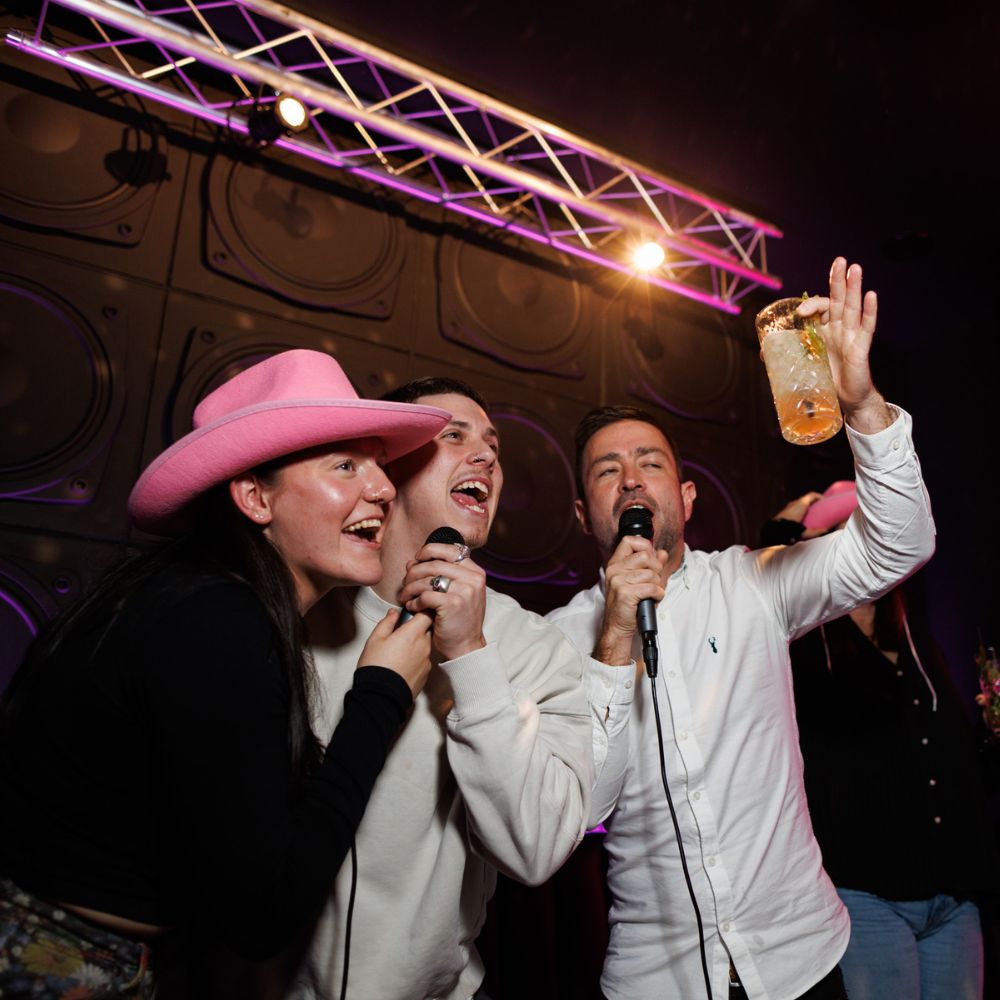 GO ALL OUT, BOTTOMLESS FIZZ WITH KARAOKE TICKET